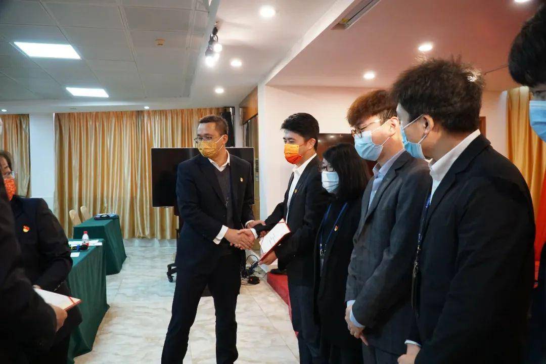 致敬榜样,砥砺前行—珠海空管站管制运行部举行2021年度先进荣誉颁奖仪式(图5) 致敬榜样,砥砺前行—珠海空管站管制运行部举行2021年度先进荣誉颁奖仪式(图5)
