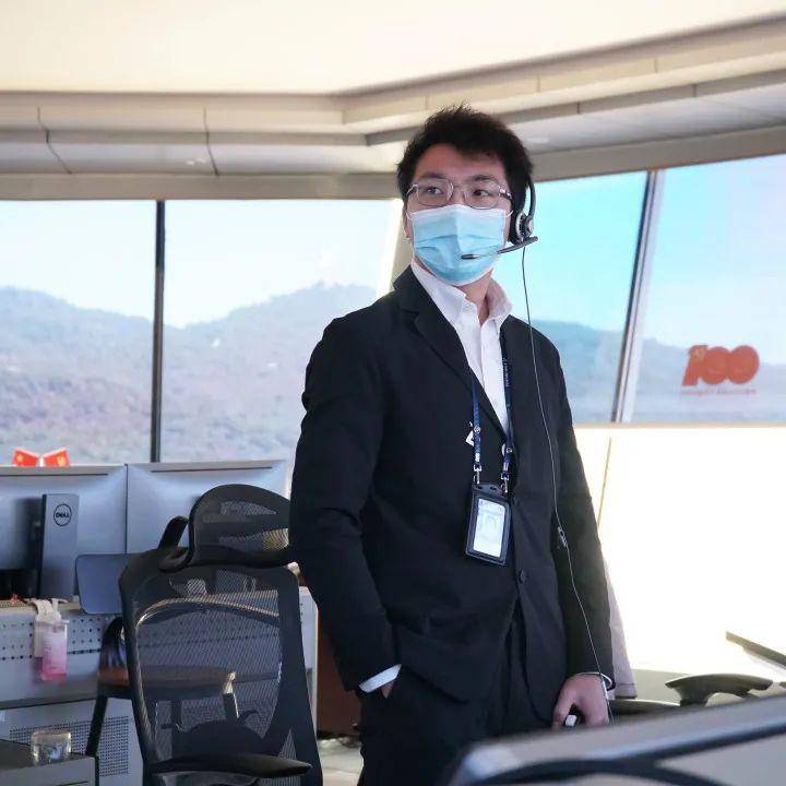 致敬榜样,砥砺前行—珠海空管站管制运行部举行2021年度先进荣誉颁奖仪式(图18) 致敬榜样,砥砺前行—珠海空管站管制运行部举行2021年度先进荣誉颁奖仪式(图18)