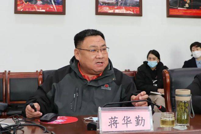 黄河科技学院举办第八届“互联网 ”创新创业大赛巡回宣讲活动(图2) 黄河科技学院举办第八届“互联网 ”创新创业大赛巡回宣讲活动(图2)
