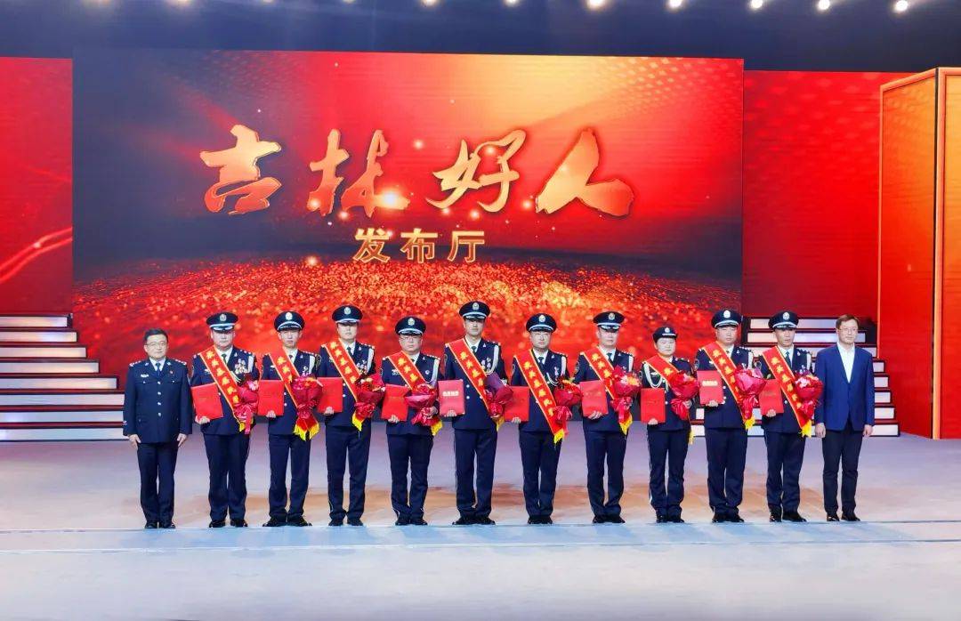 原标题：我市3人荣获“山东省优秀科技工作者”称号  来源：淄博晚报  晚报讯 （全媒体记者赵晓雯 通讯员闵丽）近日，由山东省人力资源和社会保障厅、山东省科学技术协会联合组织的第十一届“山东省优秀科技工作者”评选结果揭晓，淄博市3人获此殊荣。  名单显示，荣获第十一届山东省优秀科技工作者的淄博人员为：山东东岳未来氢能材料股份有限公司邹业成，淄博水环真空泵厂有限公司孟凡瑞，山东理工大学交通与车辆工程学(图1)