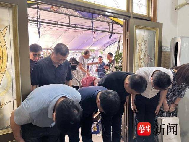 徐辉被授予“西宁好人”称号，南通、西宁两地相关部门分别慰问其遗属和所在项目部(图2)