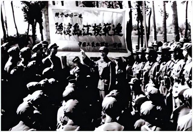 “硬骨头六连”授称60周年,它是我军荣誉部队星河中闪亮的一颗(图9) “硬骨头六连”授称60周年,它是我军荣誉部队星河中闪亮的一颗(图9)
