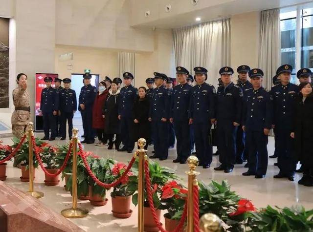 “兵王”晋衔!荣誉时刻,家人见证(图4) “兵王”晋衔!荣誉时刻,家人见证(图4)